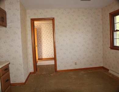 KITCHEN EATING AREA