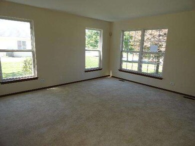 1842 Cambridge Dr, Carpentersville, IL 60110 - photo 6