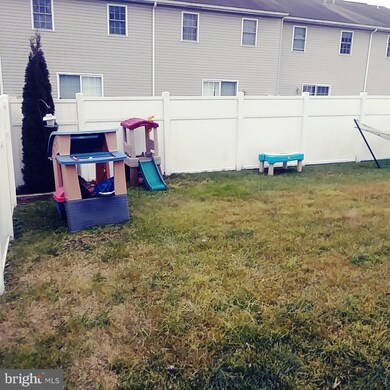 125 Bainbridge Cir, Reading, PA 19608 - photo 3