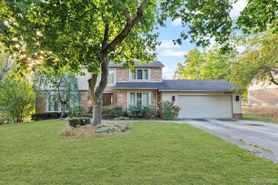 29837 High Valley Ct, Farmington Hills, MI 48331 - photo 2