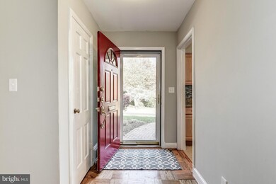 806 Janneys Ln, Alexandria, VA 22302 - photo 4