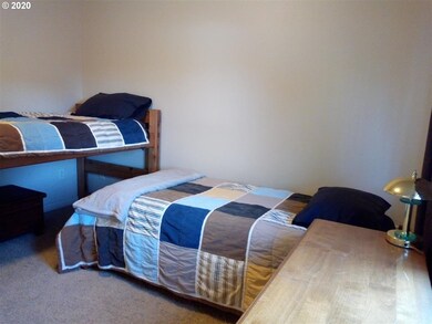 331 SE Sheridan Rd, Sheridan, OR 97378 - photo 4