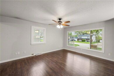 911 E Broad St, Des Moines, IA 50315 - photo 7