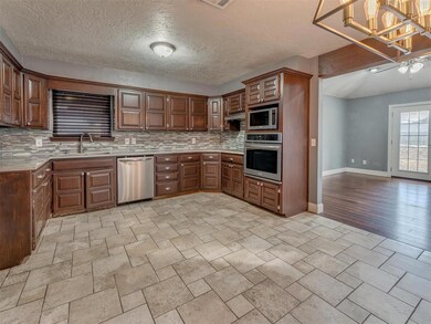 4312 NW 54th St, Oklahoma City, OK 73112 - photo 3