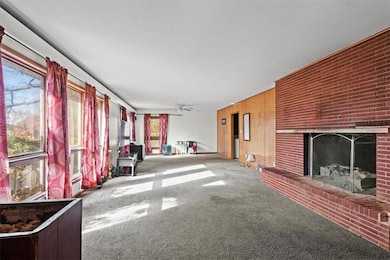 201 E Riley St, Atchison, KS 66002 - photo 2