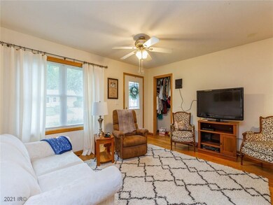 2205 S 8th Ave E, Newton, IA 50208 - photo 4