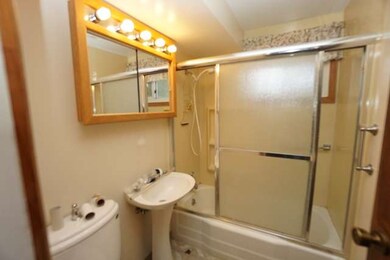 1526 Amarillo Dr, Carpentersville, IL 60110 - photo 5