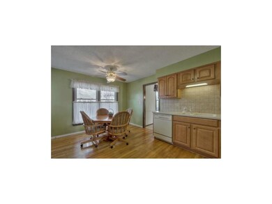 Fantastic remodeled kitchen w/ceiling fan, all new
