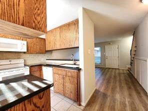 A bright and efficient kitchen.