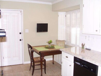 breakfast area in kitchen