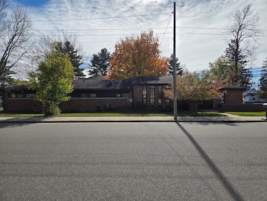 502 E Division St, Eagle River, WI 54521 - photo 2
