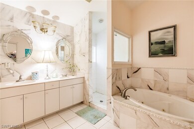 Master Bath
Separate Shower and Garden Tub