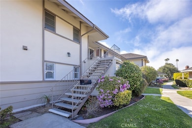 23026 Nadine Cir unit B, Torrance, CA 90505 - photo 3