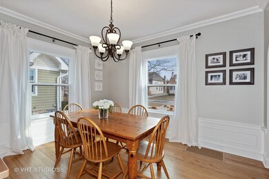 326 N Highland Ave, Elmhurst, IL 60126 - photo 2