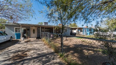 2040 N 40th Dr-2
