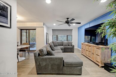 9 - Family Room