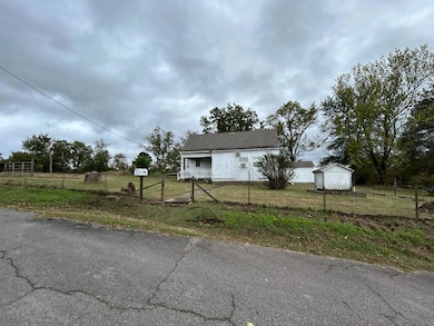 717 Brannon St, Altus, AR 72821 - photo 2