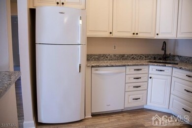 117 Crabapple Ln unit 322, Franklin Park, NJ 08823 - photo 4