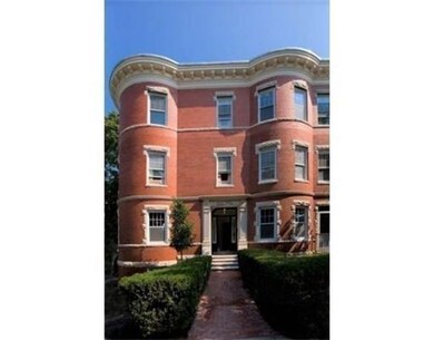 8 Colbourne Crescent unit 2, Brookline, MA 02445 - photo 2