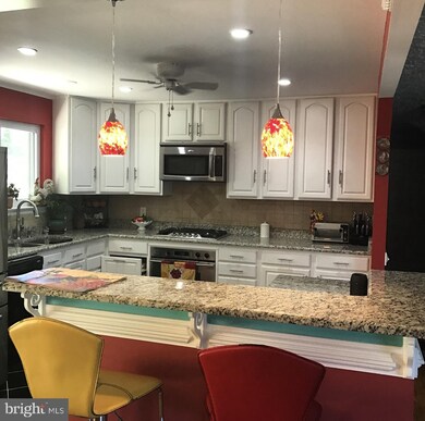 7320 Oakcrest Dr, New Carrollton, MD 20784 - photo 4