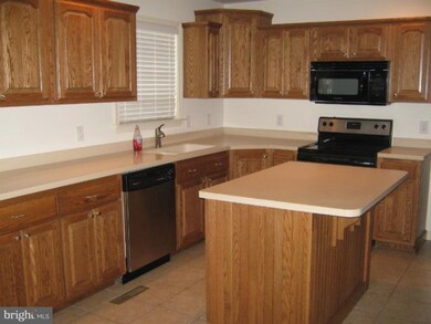 715 Hamilton Ave, Chambersburg, PA 17202 - photo 6