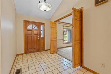 5725 Hauser Dr, Shawnee, KS 66216 - photo 3