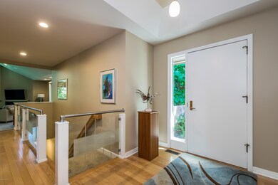 005-Foyer-3243379-large