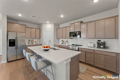 765 Whitman St, New Braunfels, TX 78130 - photo 3