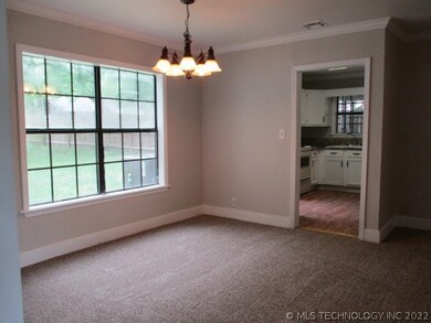 Dining/Family Room Combo