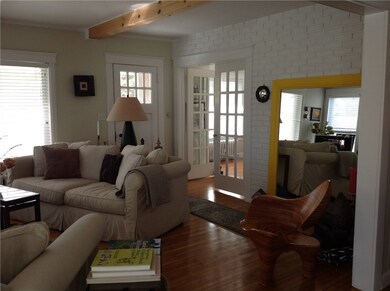 118 Gibbs Ave, Newport, RI 02840 - photo 4