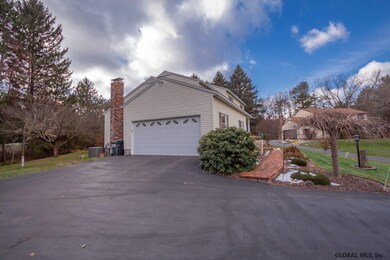 6 Olde Coach Rd, Schenectady, NY 12302 - photo 3