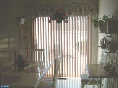 17 Farragut Ct, Willingboro, NJ 08046 - photo 7