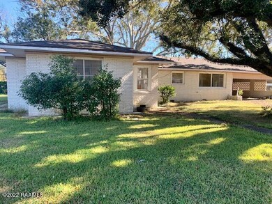 751 W Vine Ave, Eunice, LA 70535 - photo 2
