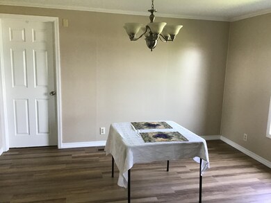 736 Fletcher dining