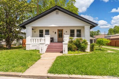 305 W Ray Ave, Christopher, IL 62822 - photo 4