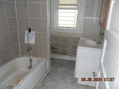 284 Morton Ave, Albany, NY 12209 - photo 6