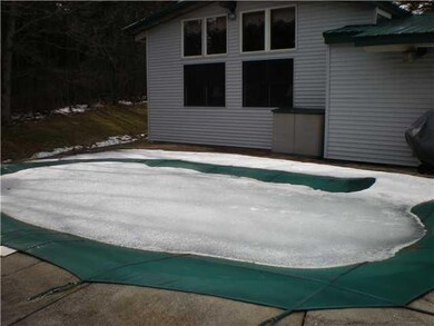 Exterior Back Vinyl Lined Inground Pool