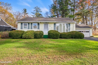 22 Auburn St, Pittsfield, MA 01201 - photo 2