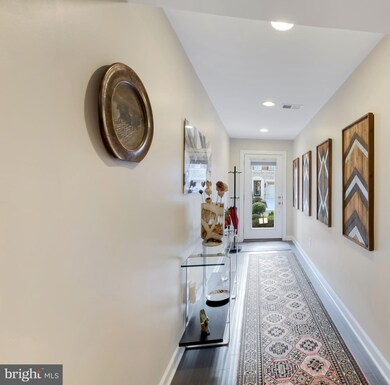 7204 Holywell Ln, Falls Church, VA 22043 - photo 2