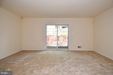 16704 Chowning Ct, Woodbridge, VA 22191 - photo 3