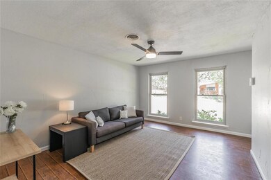 64 Stonegate Dr, Bedford, TX 76022 - photo 5