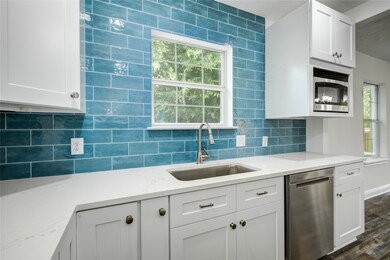 4310 Gregory St, Houston, TX 77026 - photo 7