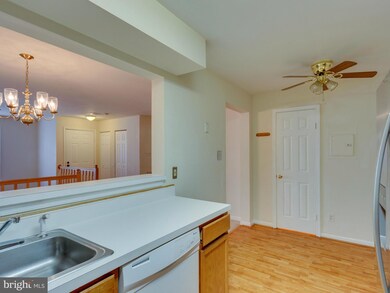 4011 Chetham Way unit 21, Woodbridge, VA 22192 - photo 4