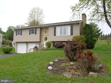 1935 Quigley Dr, Chambersburg, PA 17202 - photo 2
