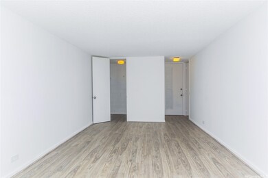 Camelot unit 506, Honolulu, HI 96822 - photo 2