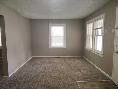 10816 E 27th St S, Independence, MO 64052 - photo 5