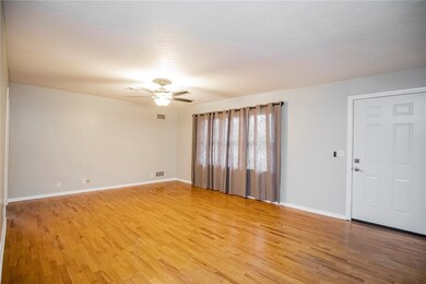 704 NW A St, Bentonville, AR 72712 - photo 5