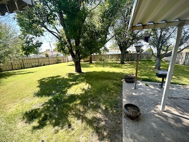 611 N 1st St, Cimarron, KS 67835 - photo 4