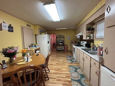 37 Mar - Ree Dr, Laurel, MS 39440 - photo 6