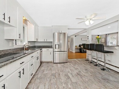 237 Linden St, Waltham, MA 02452 - photo 5